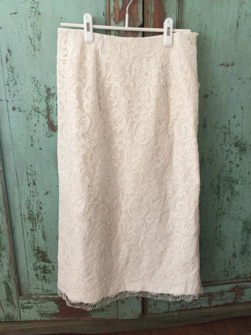 Lace skirts and Marfy's free pattern 0757